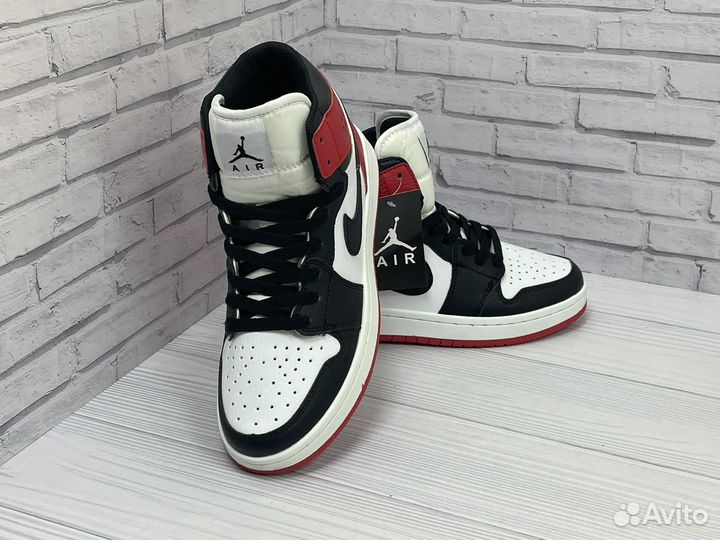 Кроссовки Nike air jordan 1