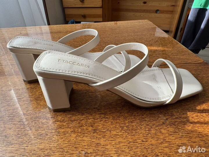 Босоножки летние 37