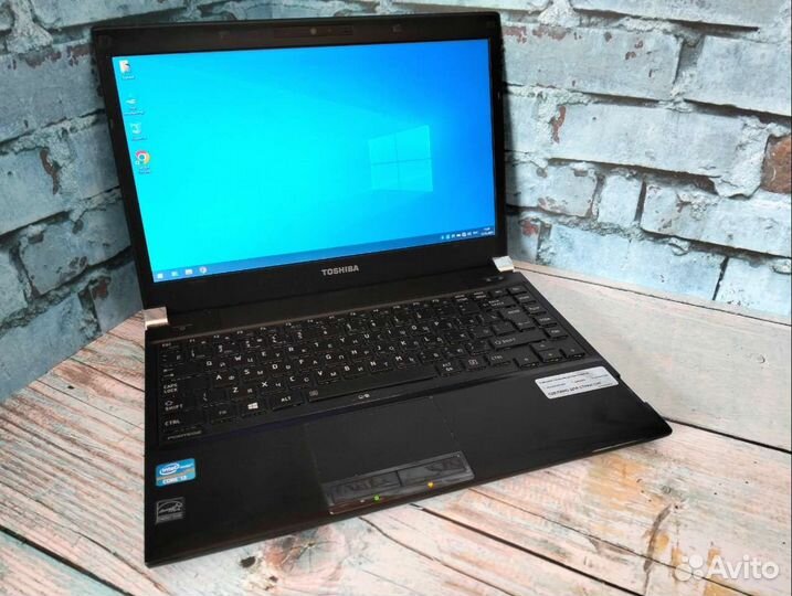 Ультрабук Toshiba на i3-3110m/ RAM 8/ SSD 256