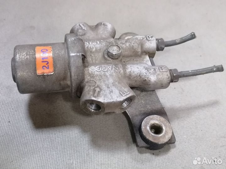 Распределитель тормозных усилий Nissan Almera N15