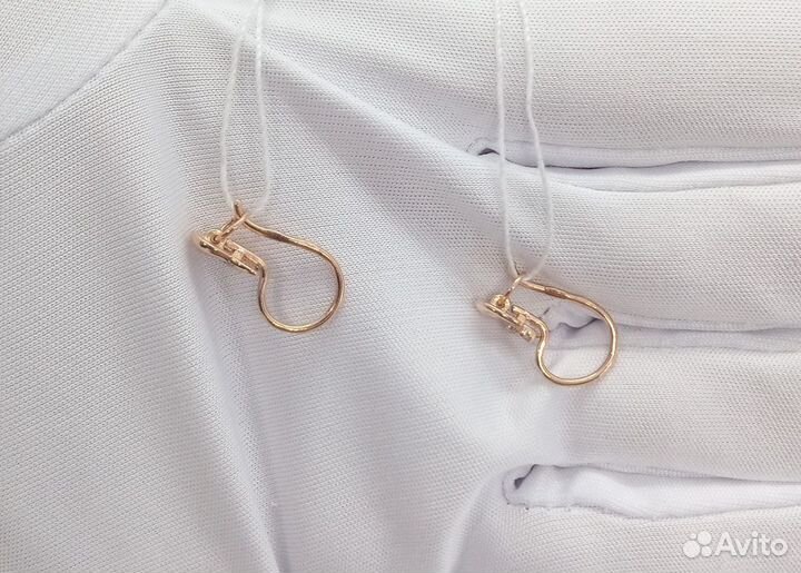 Золотые серьги с камнем