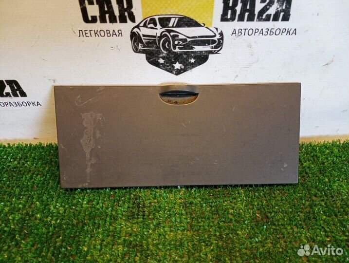 Накладка блока предохранителей Renault Megane