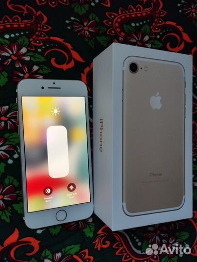 Телефон iPhone 7 128gb