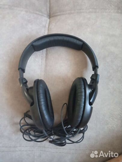 Проводные наушники