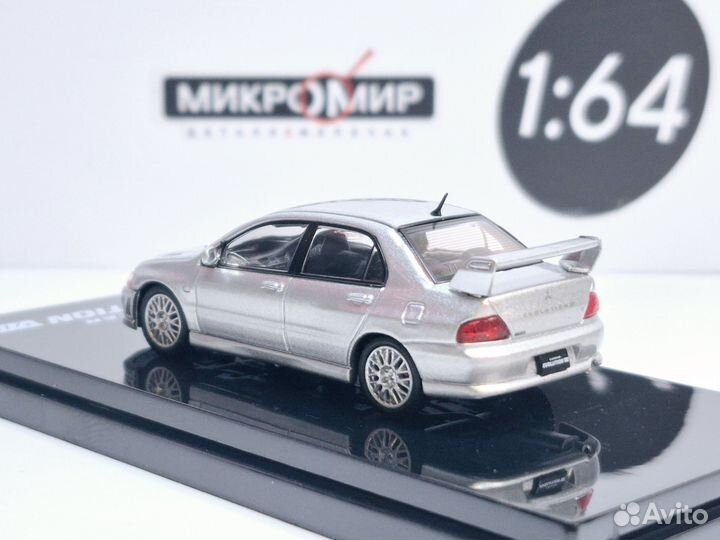 Модель Hobby Japan 1/64 Lancer Evo 7, Серебро