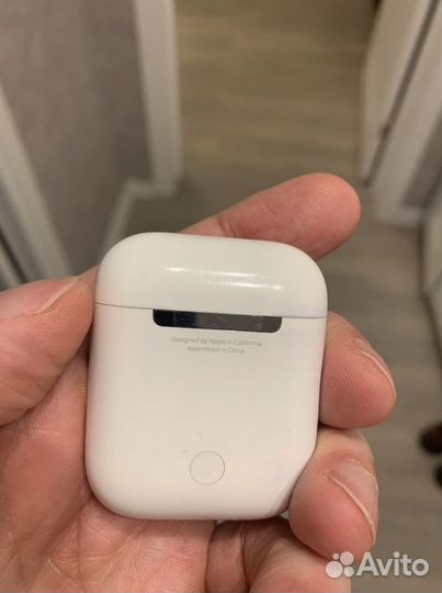 Зарядный футляр от Apple AirPods 2 (A1602), Белый