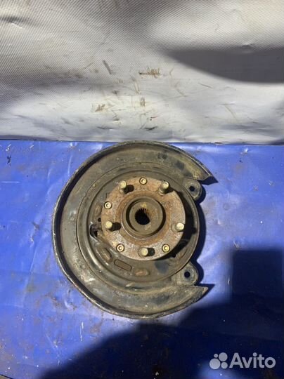 Цапфа задняя левая subaru forester SF