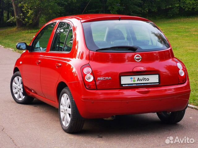 Nissan Micra красный 2005