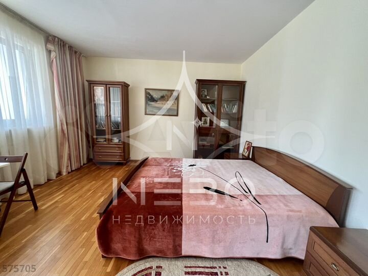 3-к. квартира, 105 м², 5/5 эт.