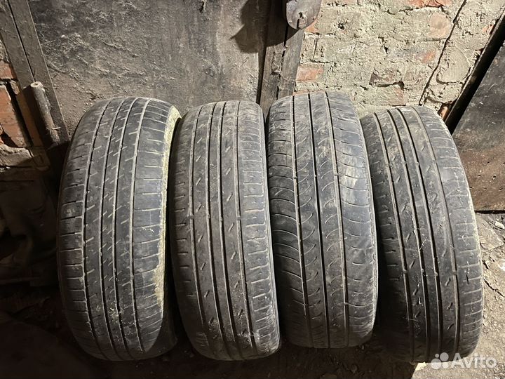 Yokohama 104ZR 215/65 R16