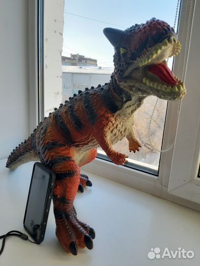 Игрушка динозавр большой огромный рычит