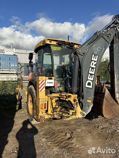 Экскаватор-погрузчик John Deere 325J, 2011