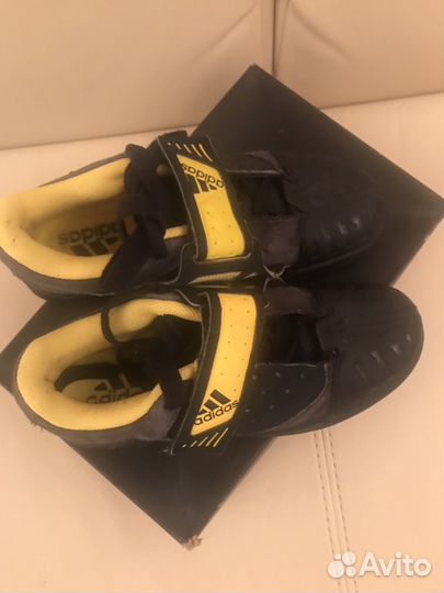 Кроссовки женские