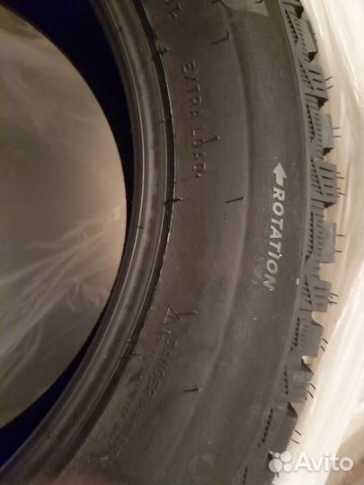 Michelin X-Ice North 4 215/60 R17