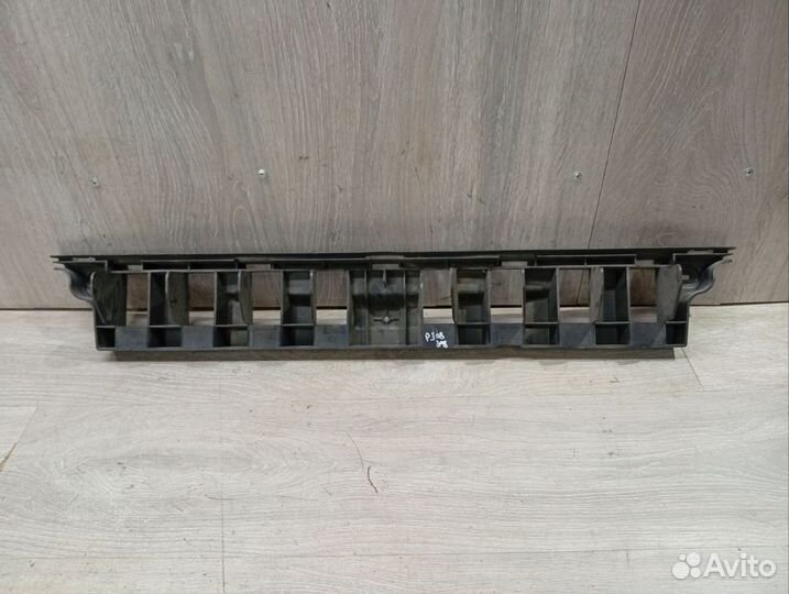 Кронштейн бампера центральный задний Peugeot 308