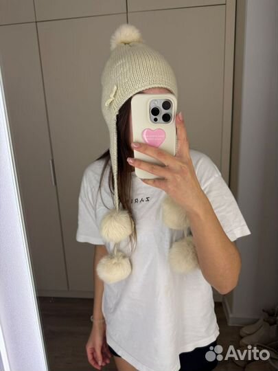 Вязаная шерстяная детская шапочка