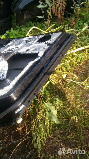 Задняя левая дверь w124 мерседес