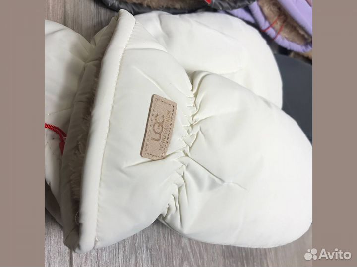 Варежки женские