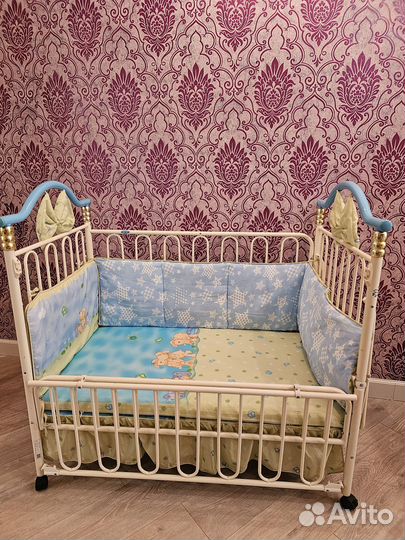 Детская кроватка