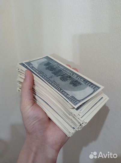 Бутафорские доллары банкноты