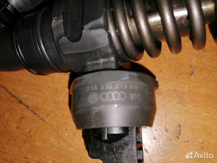 Форсунка Фольксваген Транспортер Т5 038130073AG