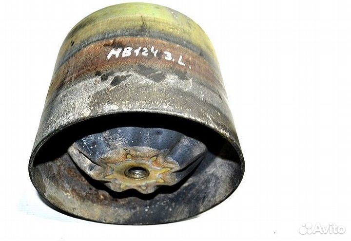 Стакан пневмобаллона ведущего моста, левый mercede