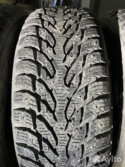 Nokian Tyres Hakkapeliitta 9 SUV 215/65 R16