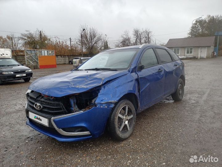 LADA Vesta 1.6 МТ, 2021, битый, 60 900 км