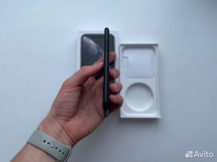 iPhone Xr, 64 ГБ