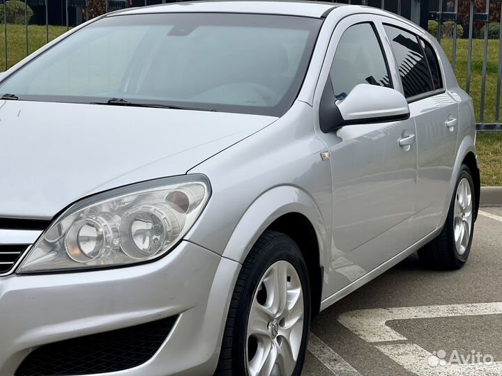 Opel Astra 1.8 AT, 2012, 157 777 км