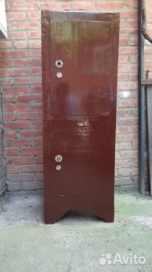 Сейф металлический