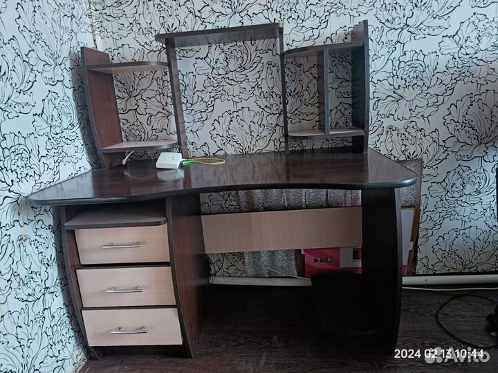 Компьютерный стол