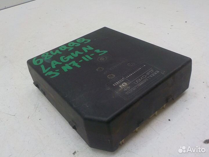 Блок предохранителей (салон) Renault Laguna III 20