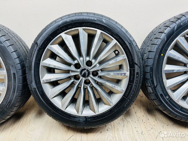 R18 Windforce Catchfors UHP 245/45, PCD 5x114.3 DIA 67.1