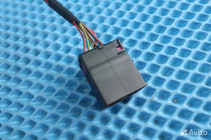 Разъем 4F0972575