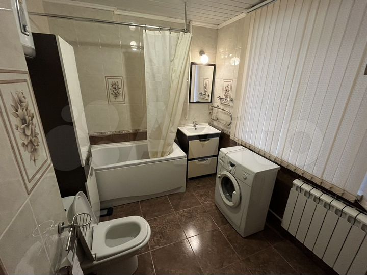 2-к. квартира, 65 м², 1/5 эт.