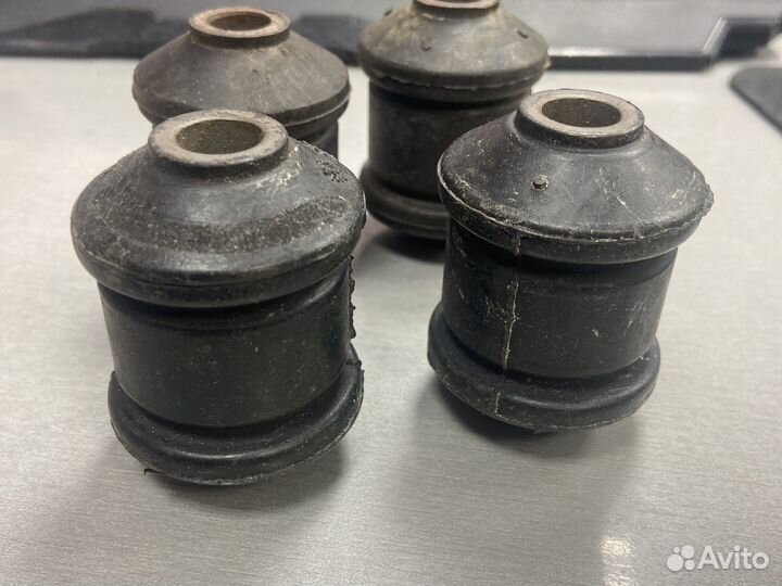 Vectra A передний сайлентблок переднего рычага