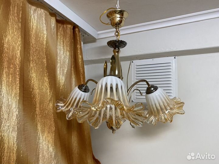 Люстра потолочная (три светильника)