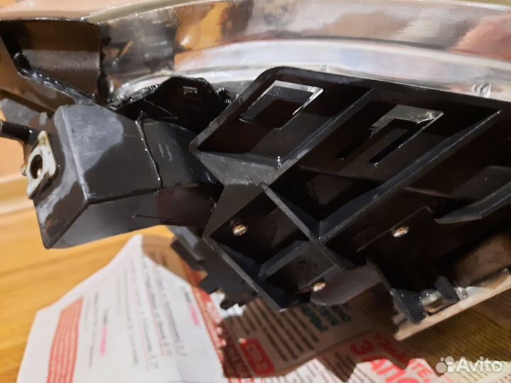 Фара mitsubishi pajero 4 ксенон