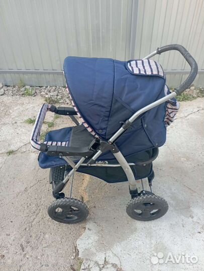 Прогулочная коляска