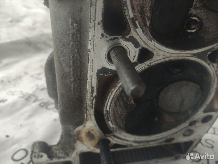 Головка блока Mercedes-Benz w220 правая