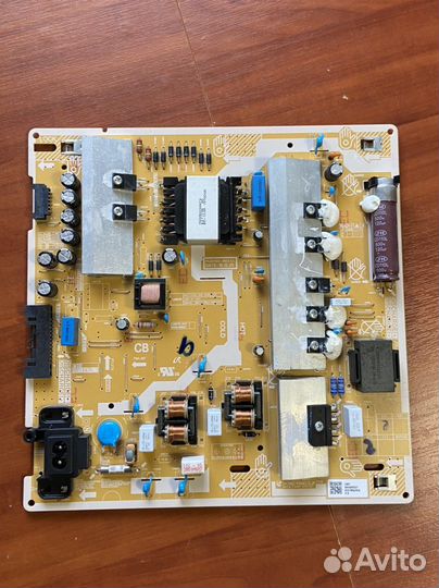 Bn44-00932t от Samsung ue65ru7200u