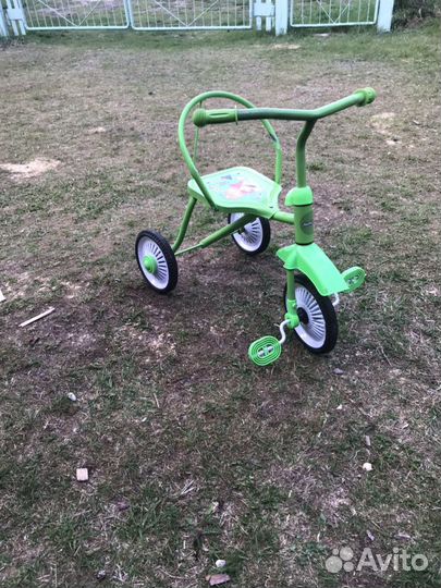 Детский велосипед трехколёсный