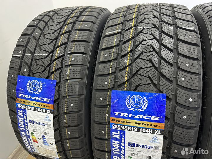 Tri Ace Snow White II Stud 255/45 R19 104H
