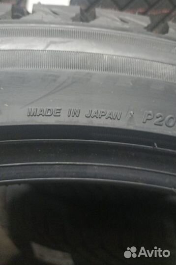 Bridgestone Blizzak DM-V3 275/40 R22 107T