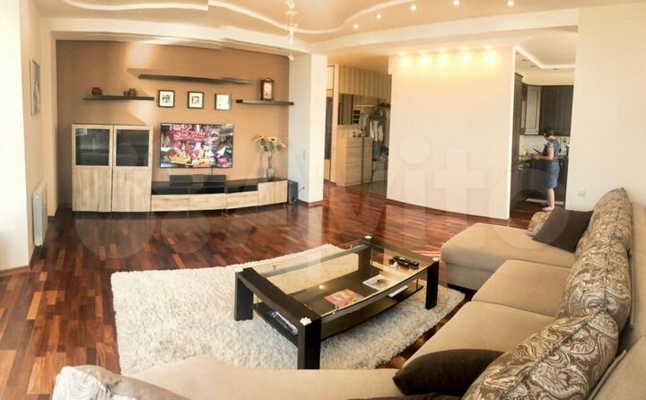 3-к. квартира, 100,3 м², 6/10 эт.