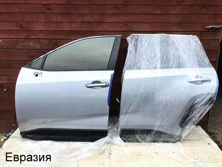 Дверь левая передняя Toyota Rav 4 кузов 50