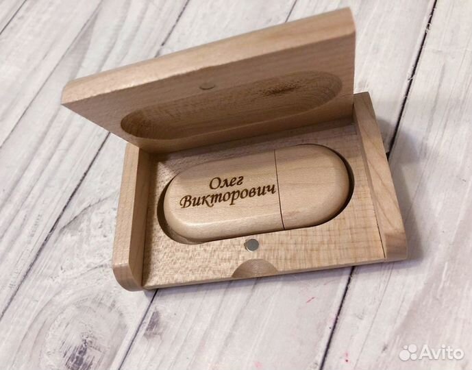 Флешка в подарочном футляре