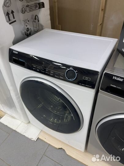 Стиральная машина узкая Haier HW80-B14979