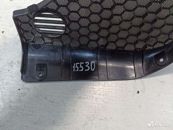 Сетка динамика правая Audi А6 С4 1995